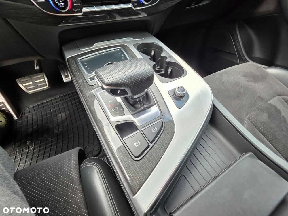 Audi Q7 - 16