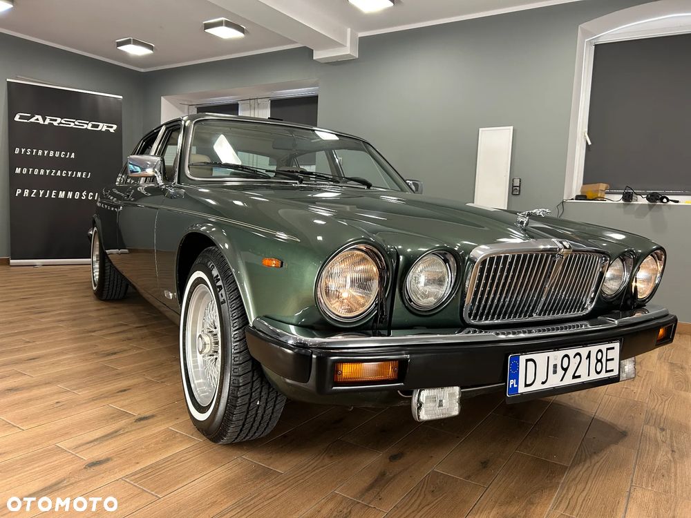 Jaguar XJ - 4