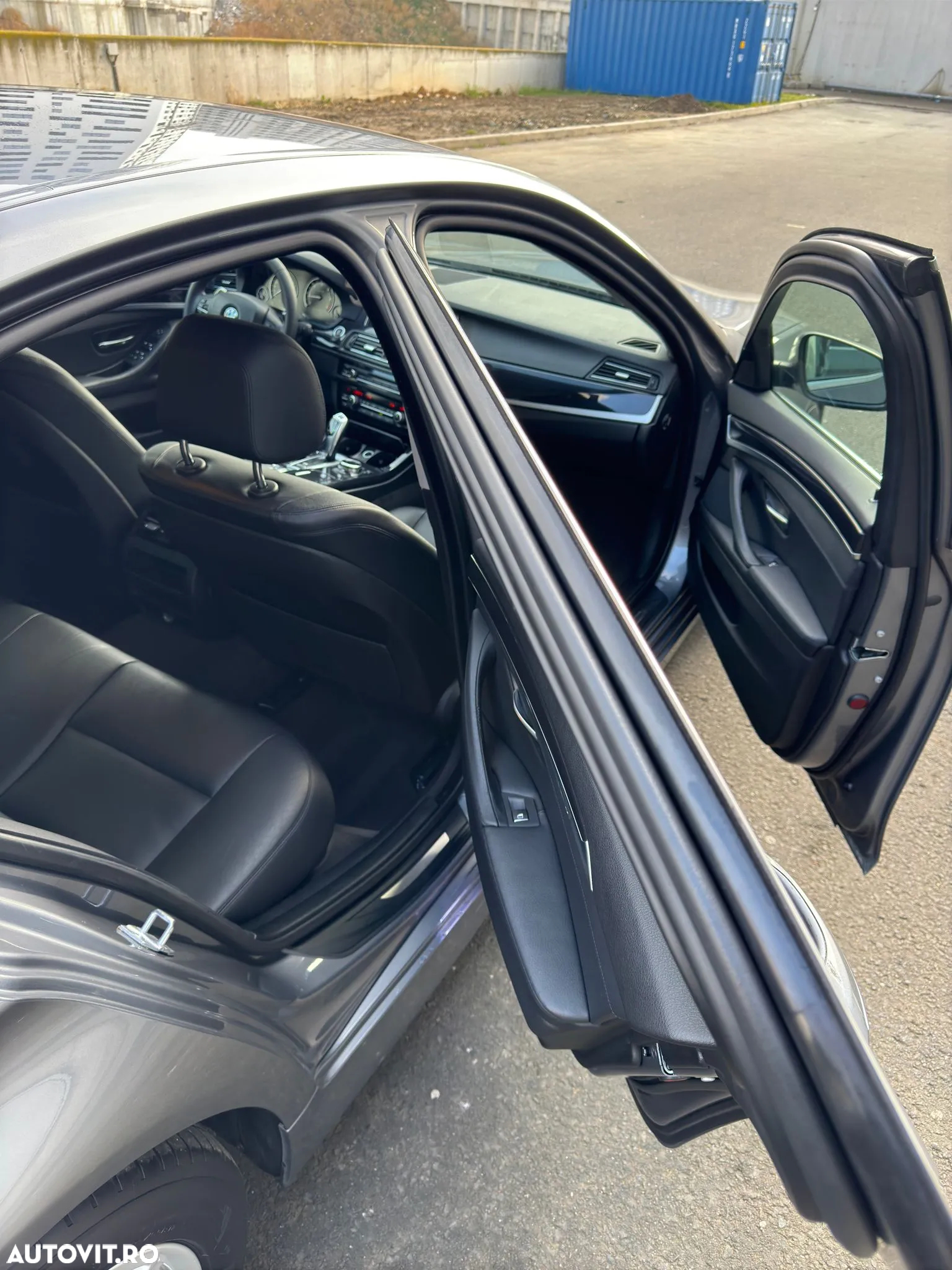 BMW Seria 5 520d xDrive - 10
