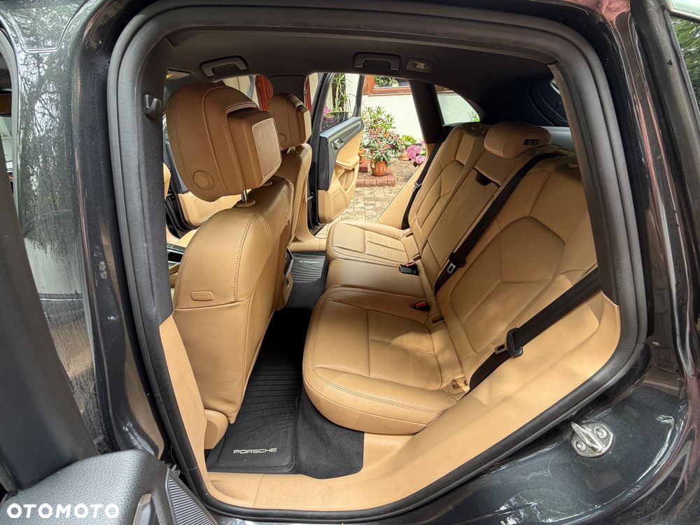 Porsche Macan - 2