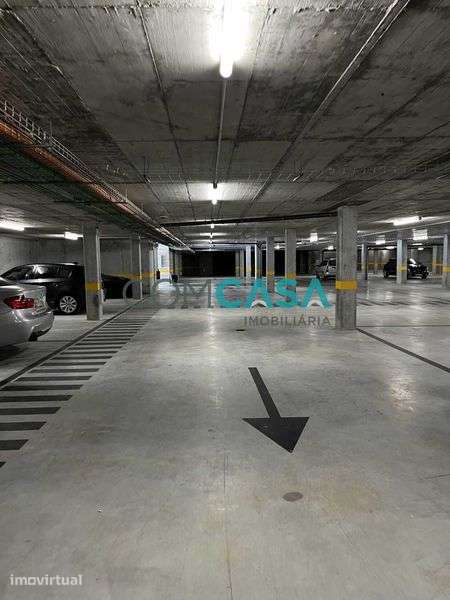 Lugar de Garagem | ao Estadio do Dragão | Vigilancia | Antas Porto - Grande imagem: 3/5