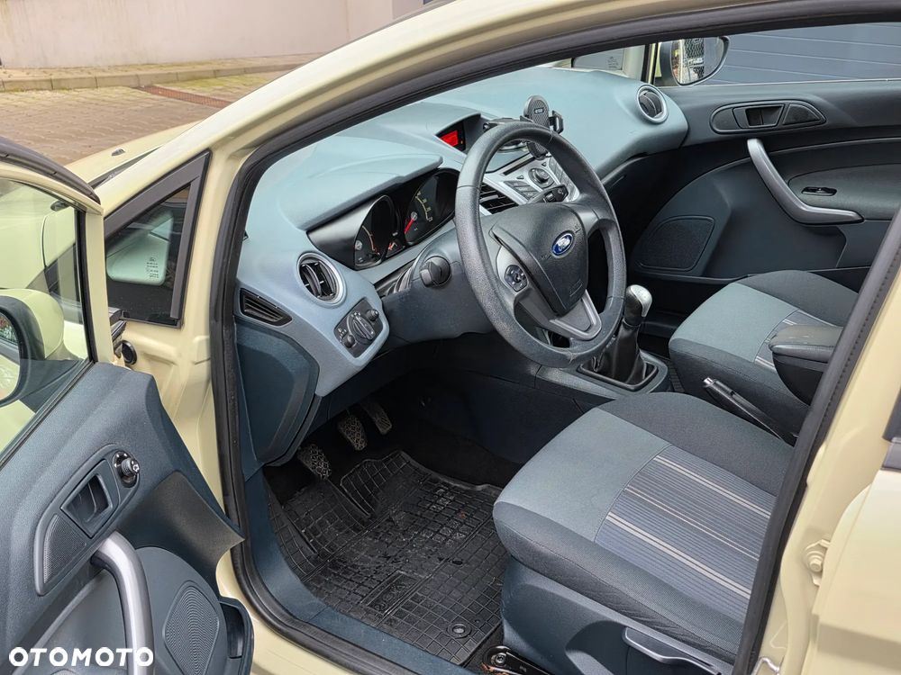 Ford Fiesta - 9