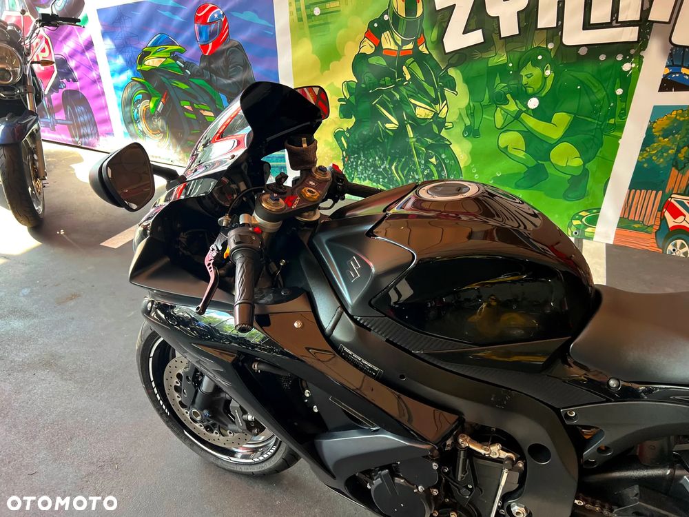 Suzuki GSX-R - 17
