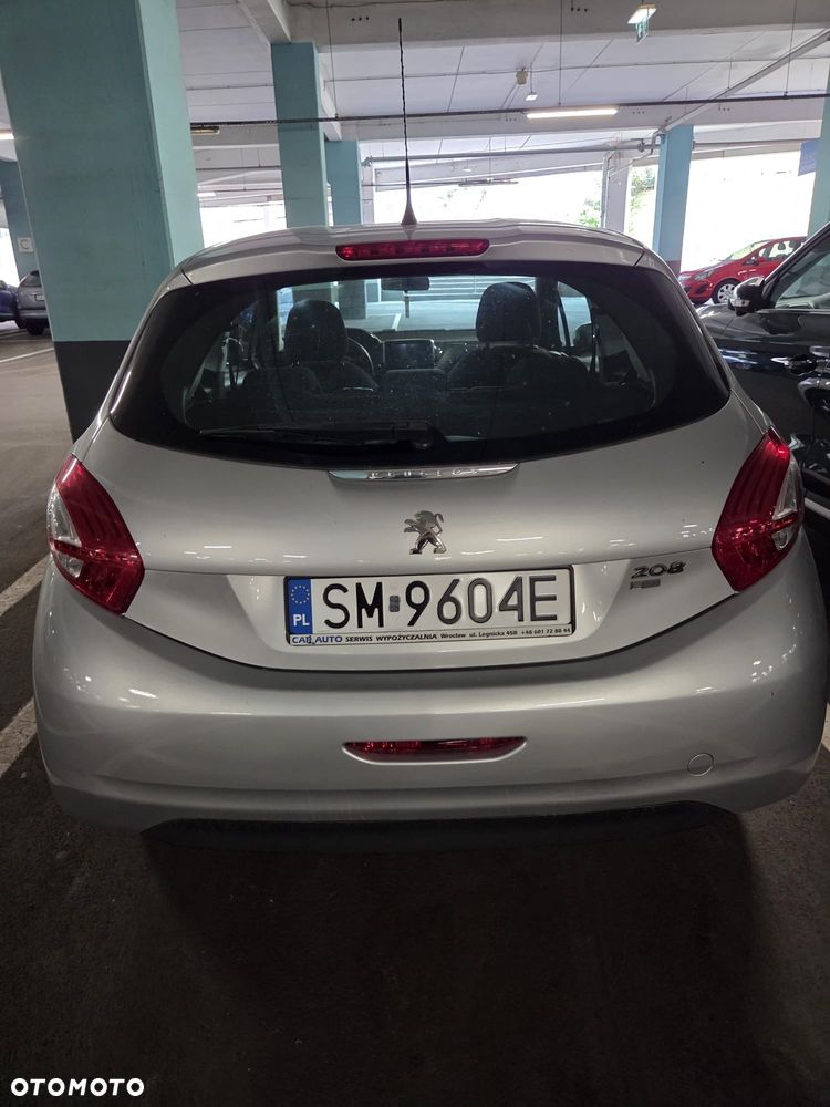 Peugeot 208 2013 photo 3