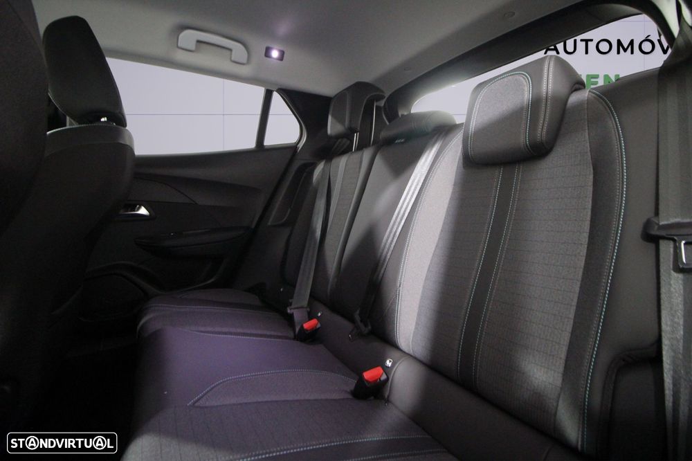 Peugeot e-2008 Allure Pack - 12