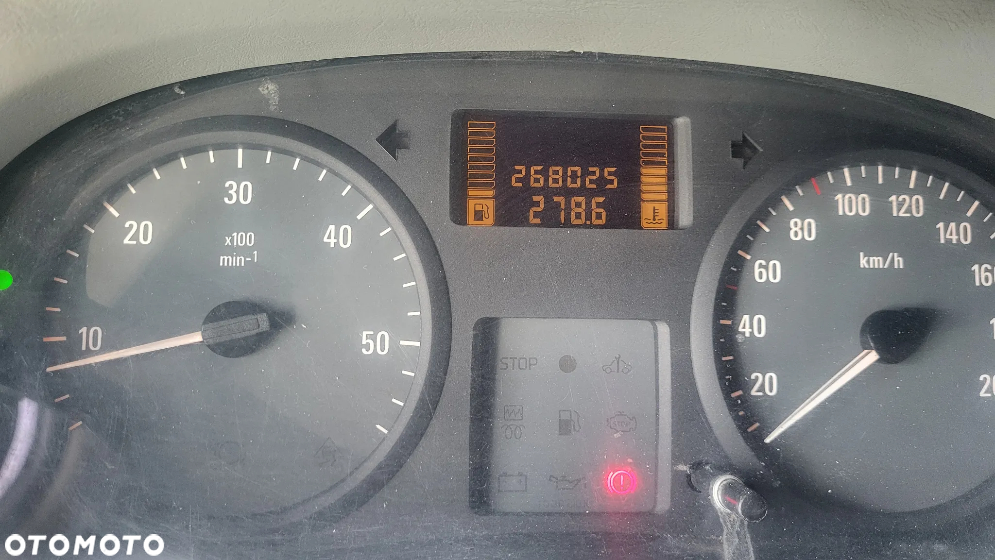 Opel Vivaro - 8