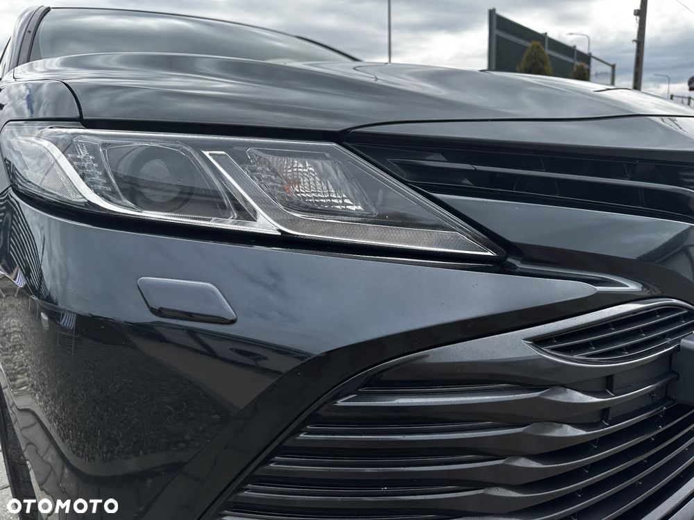 Toyota Camry - 4