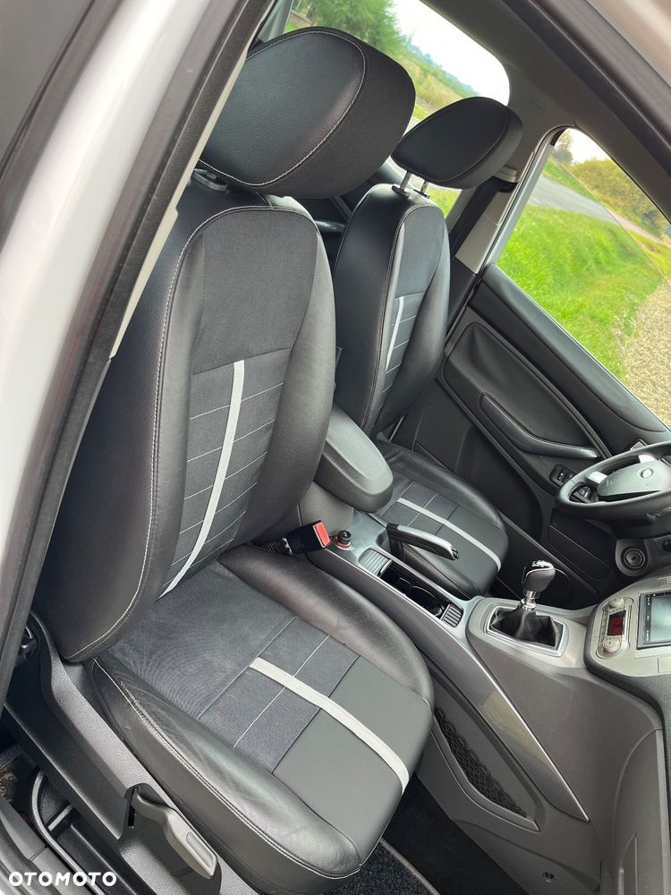 Ford Kuga 2.0 TDCi 4x4 Titanium - 20