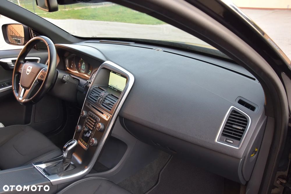 Volvo XC 60 D4 Geartronic Summum - 16