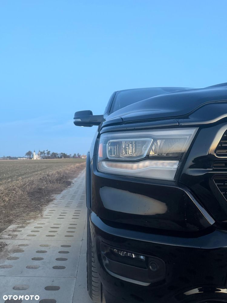 Dodge RAM 5.7 4x4 - 8