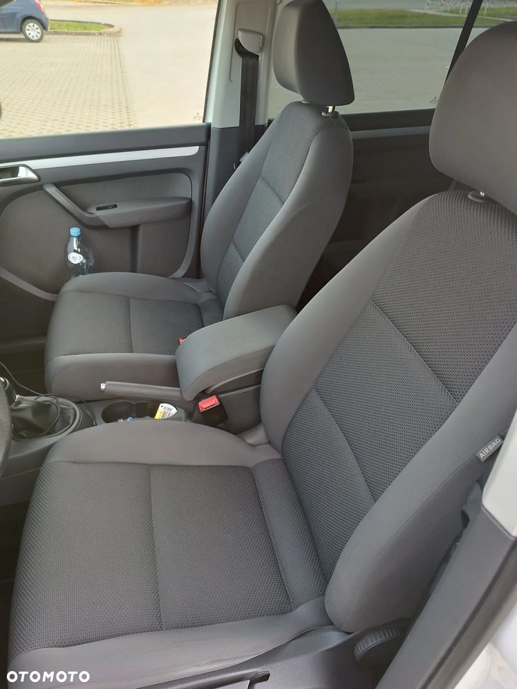 Volkswagen Touran - 15