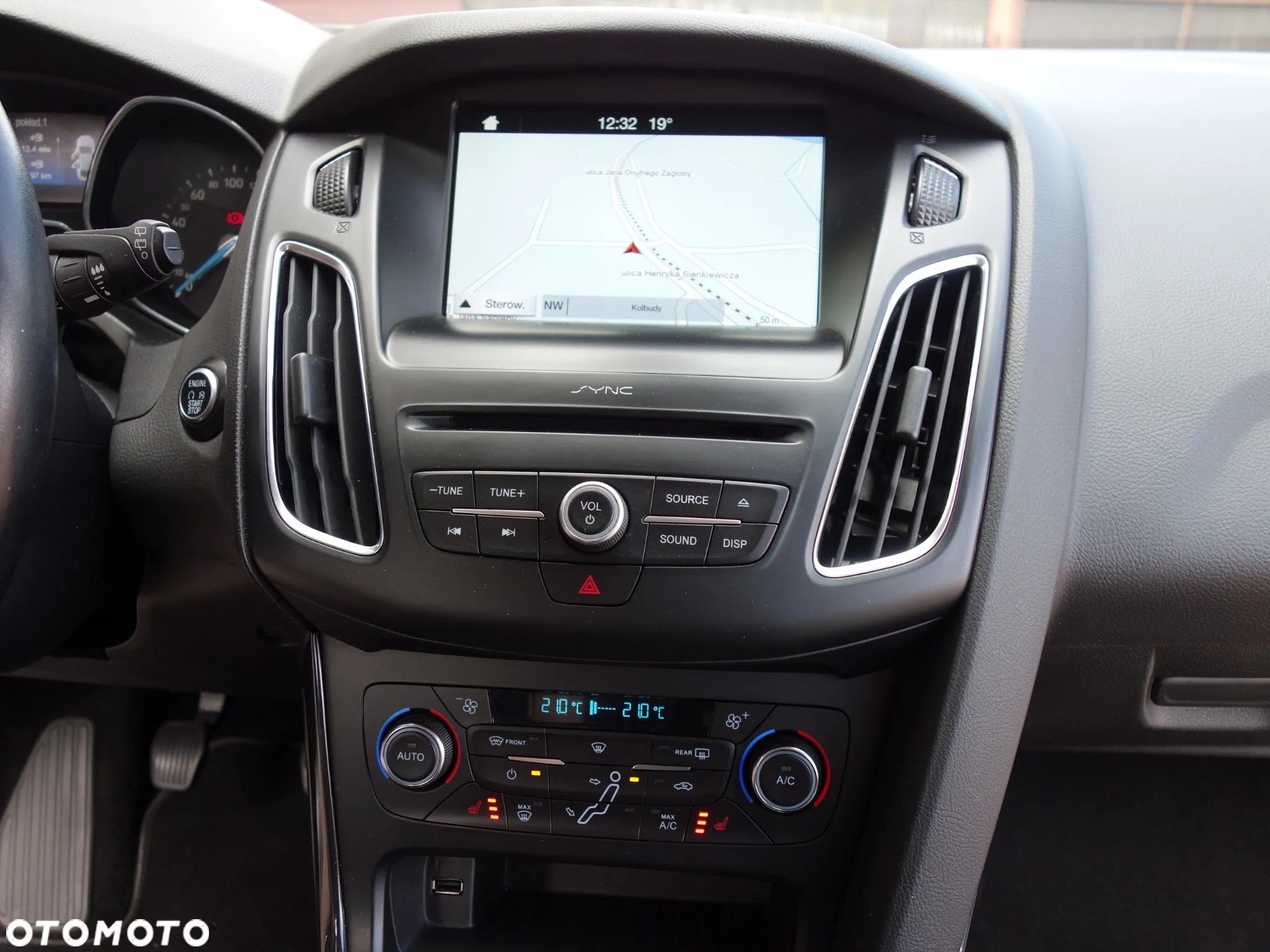 Ford Focus Turnier 1.5 EcoBlue Start-Stopp-System TITANIUM - 24