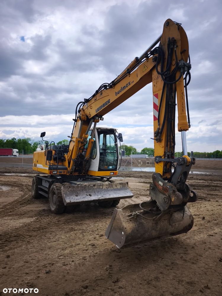 Liebherr A904C - 1