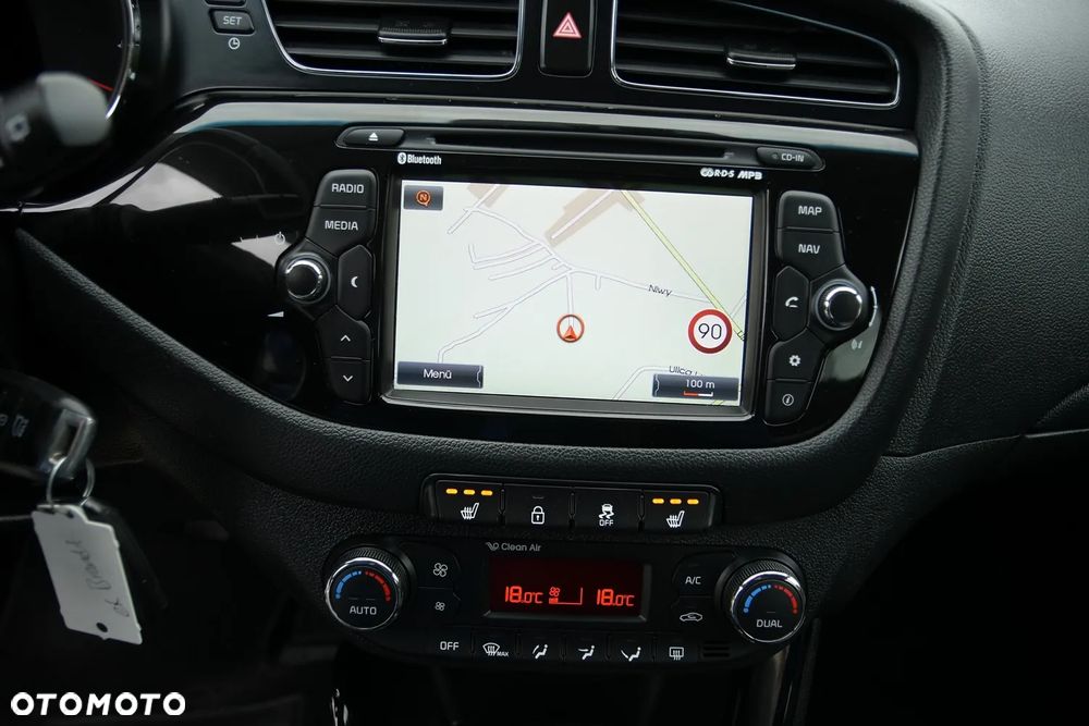Kia Ceed 1.6 CRDi 136 ISG Dream Team Edition - 31