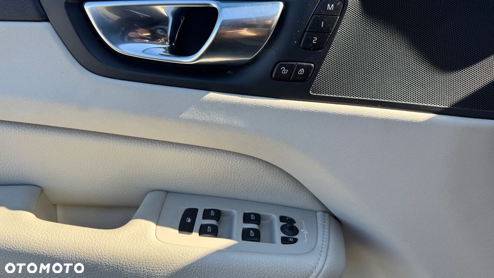 Volvo XC 60 B4 D Inscription - 13