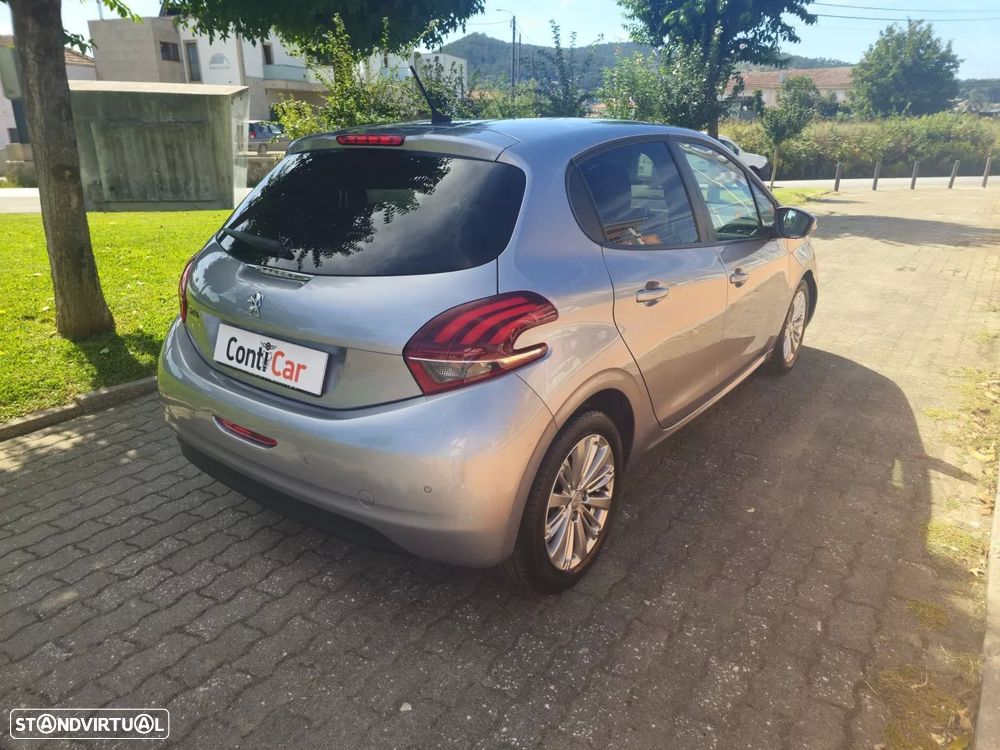 Peugeot 208 1.5 BlueHDi Signature - 4