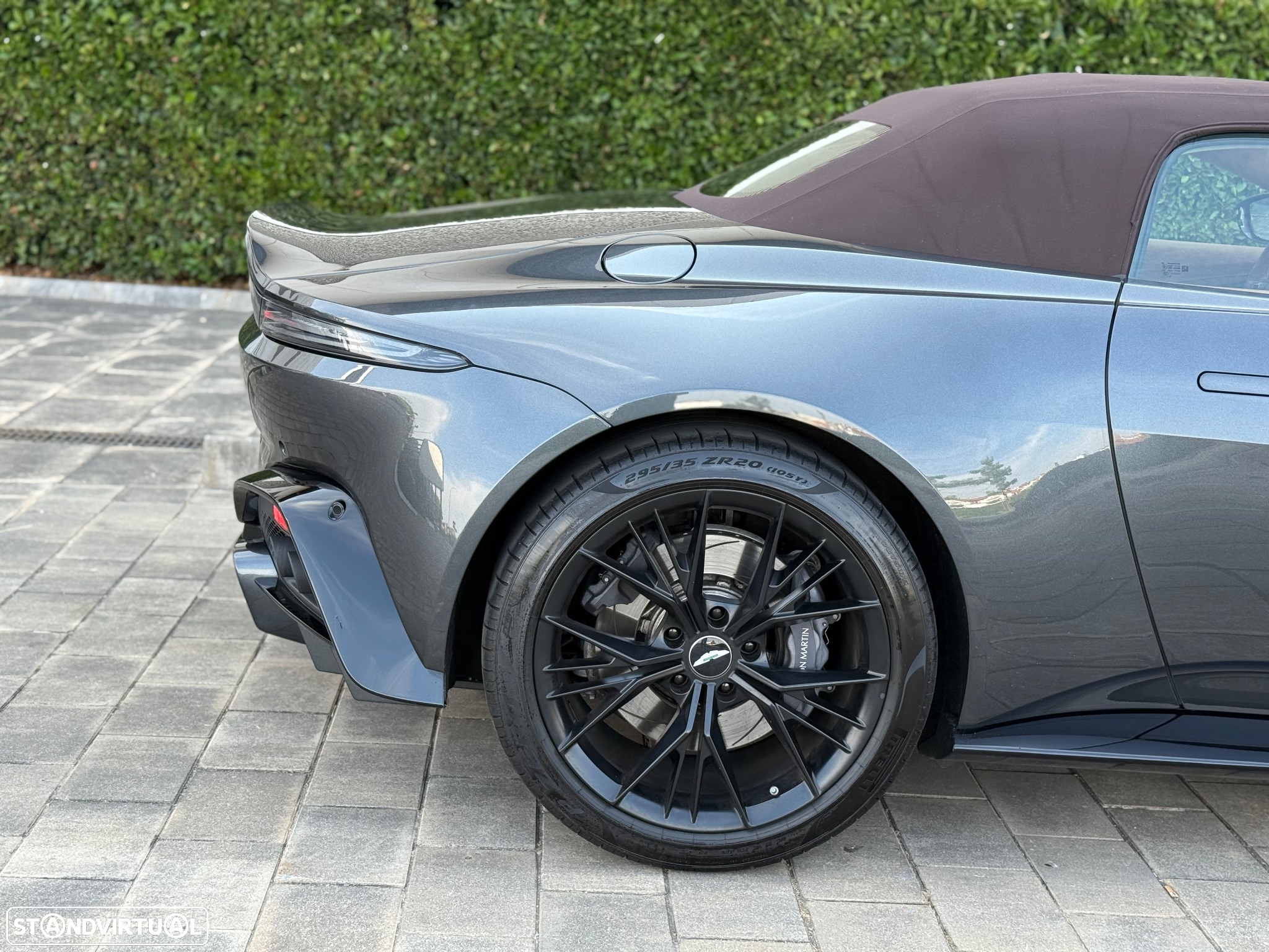 Aston Martin Vantage Roadster V8 - 11