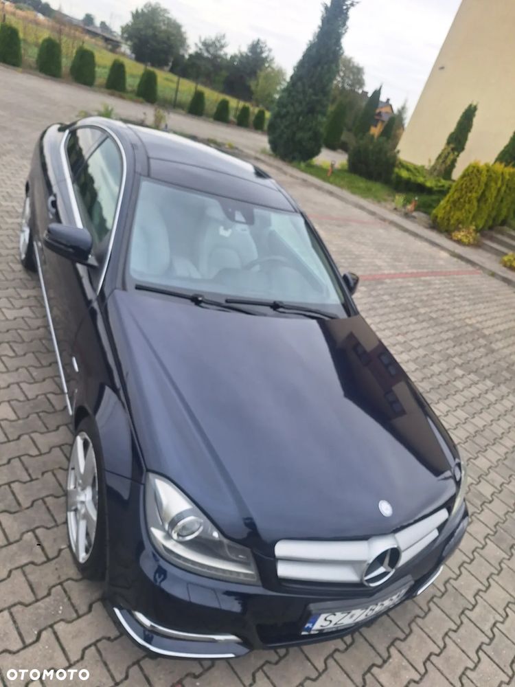 Mercedes-Benz Klasa C 180 Coupe BlueEFFICIENCY 7G-TRONIC - 22