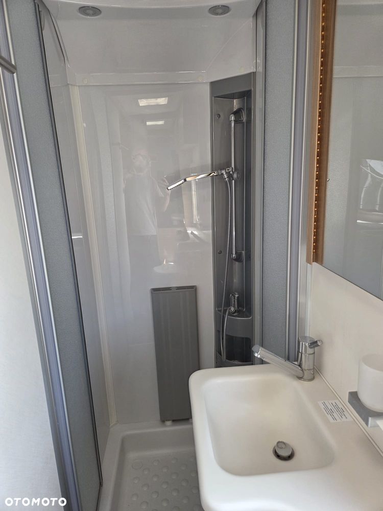 Dethleffs Camper 730FKR - 32