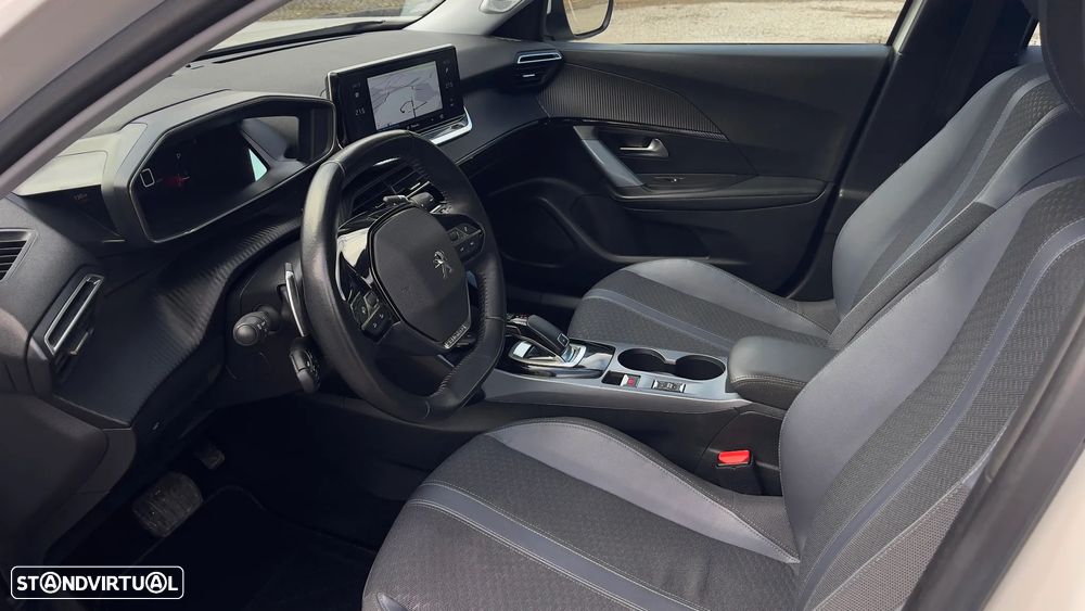 Peugeot 2008 PureTech 130 EAT8 Allure Pack - 8