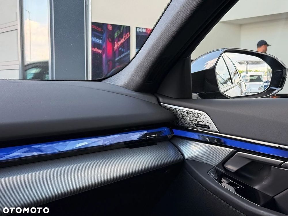 BMW Seria 5 520i mHEV - 19