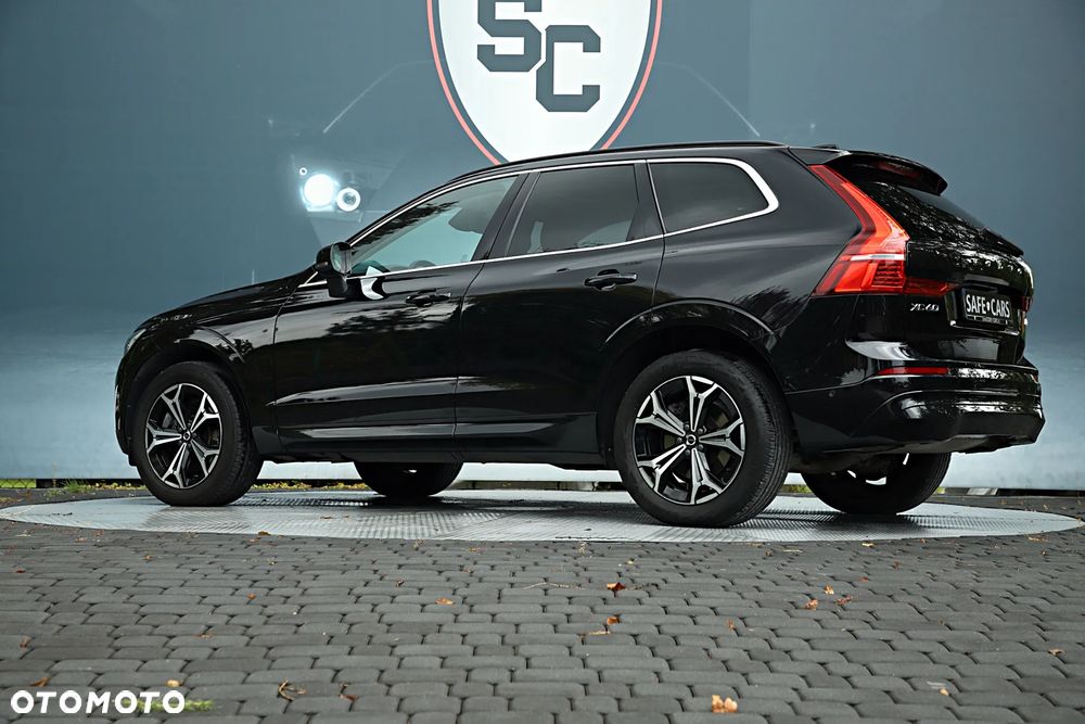 Volvo XC 60 B4 D AWD Momentum Pro - 8
