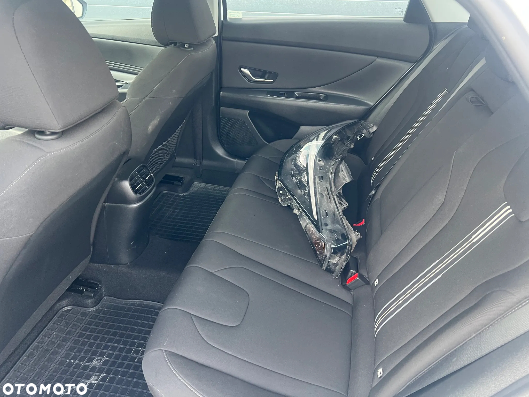 Hyundai Elantra 1.6 Smart - 16