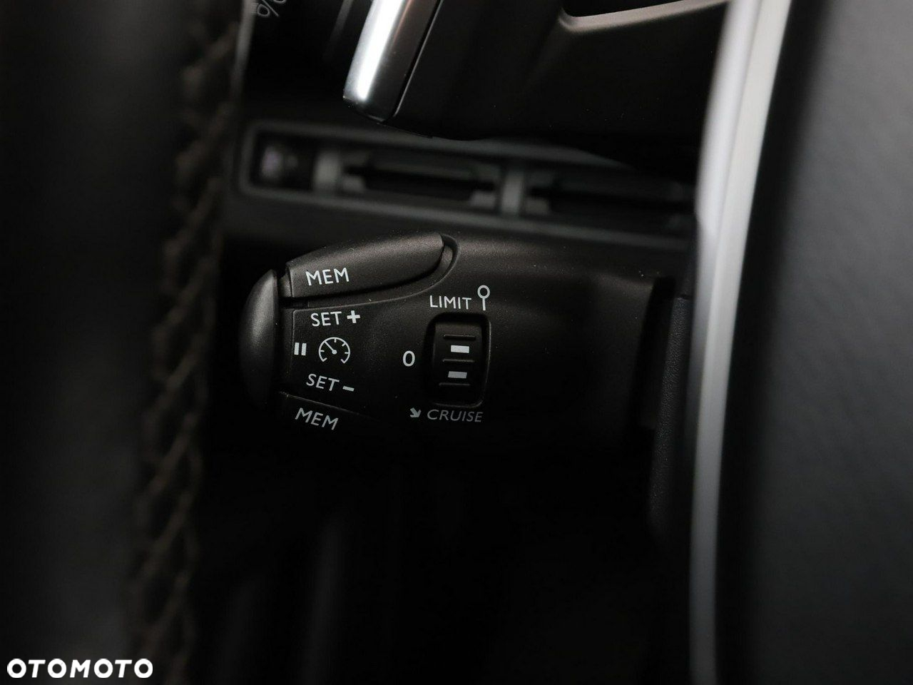Peugeot 3008 1.2 PureTech Allure S&S EAT6 - 37