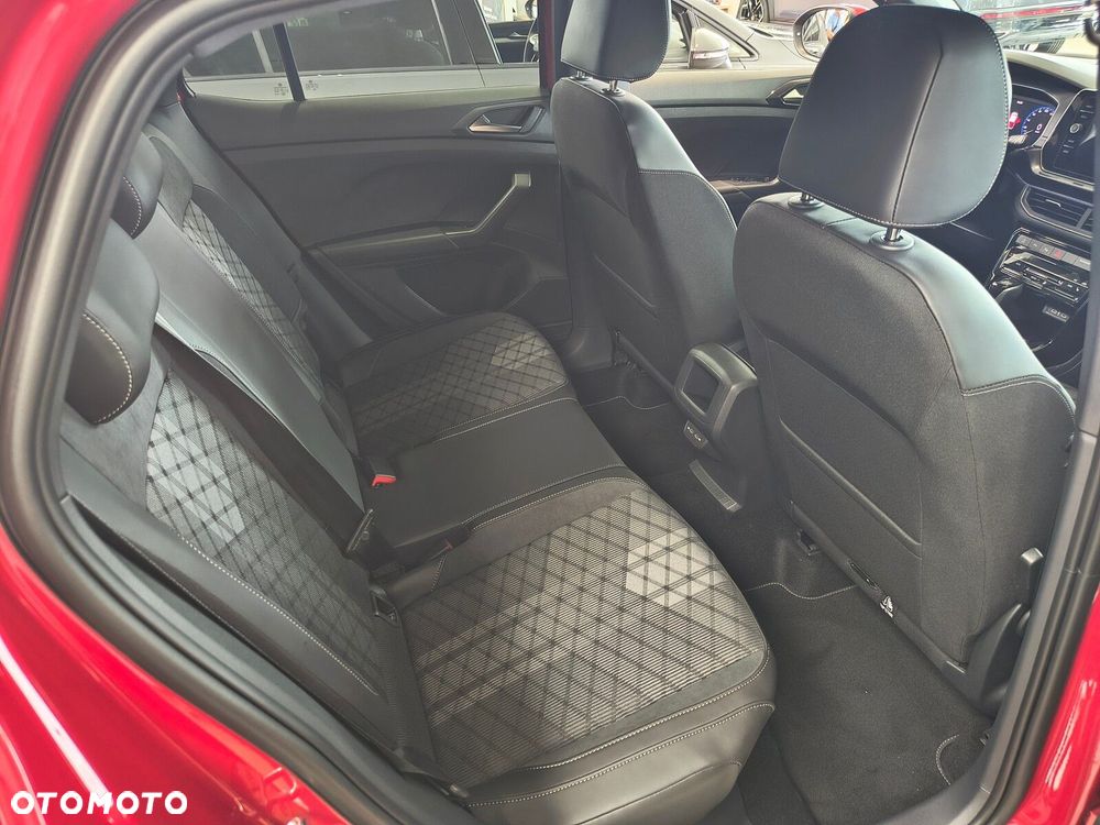 Volkswagen T-Cross - 12