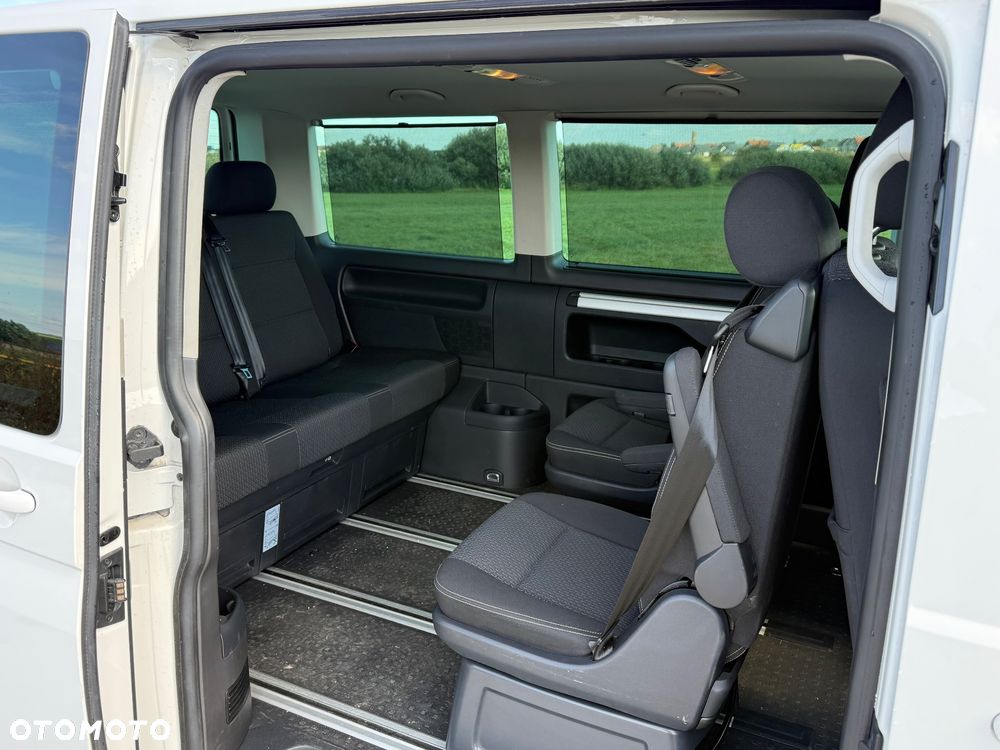 Volkswagen Multivan - 21