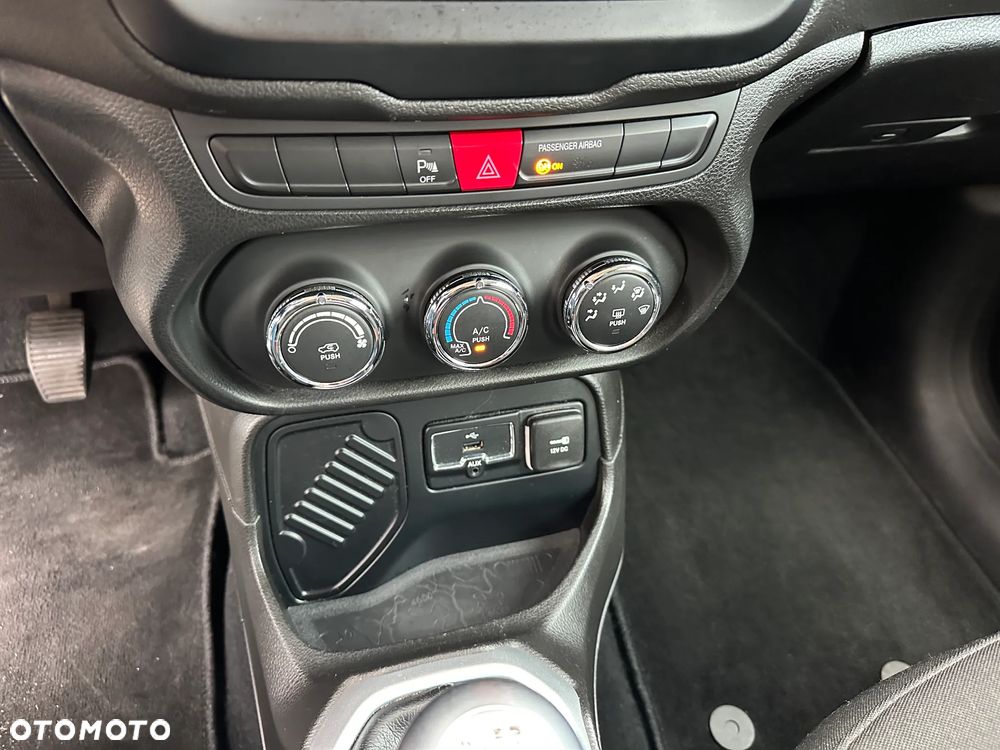 Jeep Renegade - 15