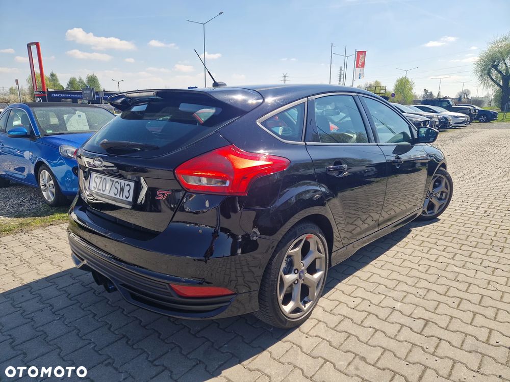 Ford Focus - 2
