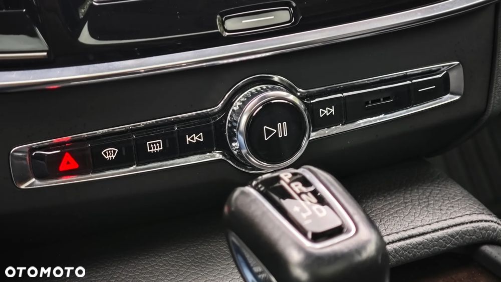 Volvo S90 - 32