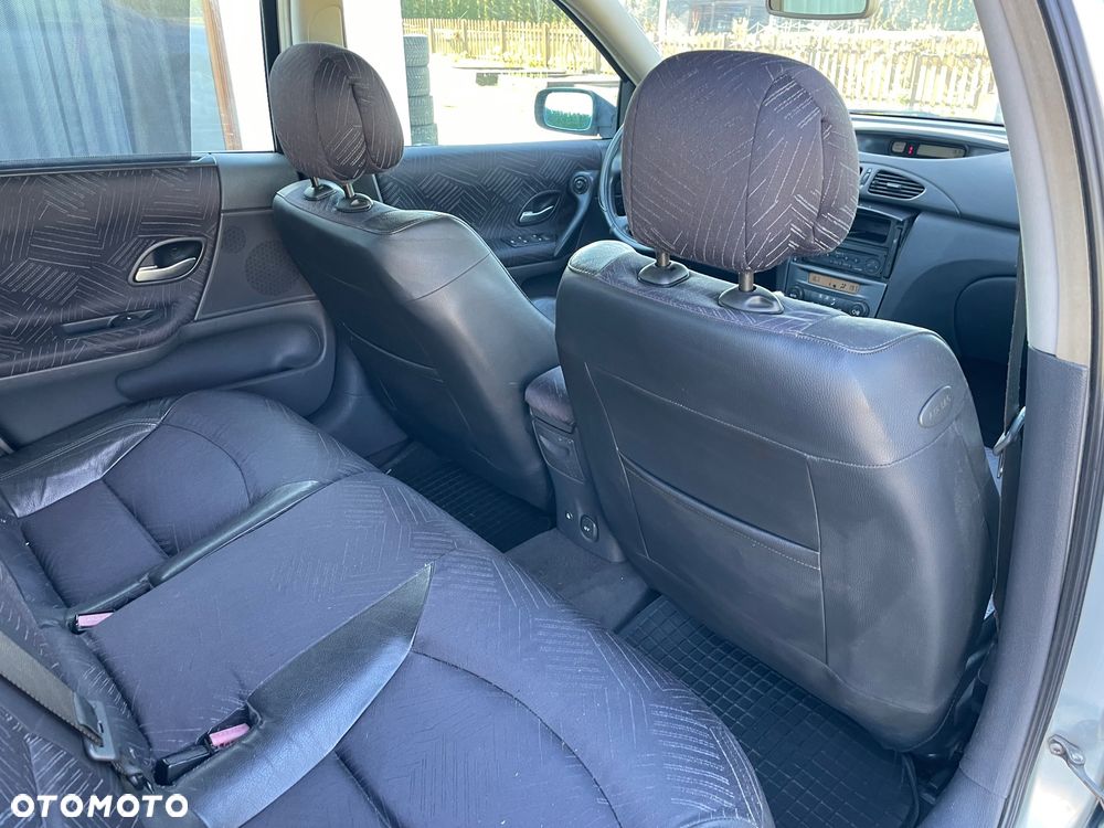 Renault Laguna 1.9 dCi Pack Dynamique - 26