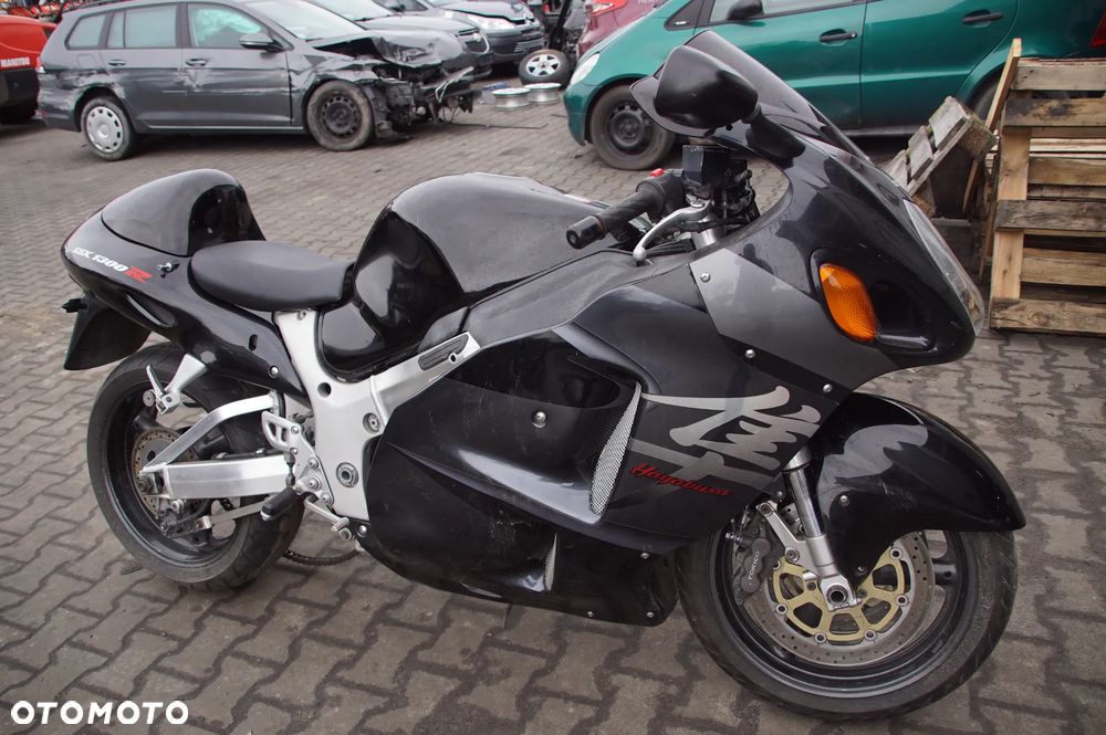 SKUP AUT 692324777 MOTOCYKLI MASZYN ROLNICZYCH BUDOWLANYCH AUT OSOBOWYCH CIĘŻAROWY POJAZD NA CZĘŚCI SUZUKI GSX 1300R HAYABUSA 1999 STACJA DEMONTAŻU POJAZDÓW AUTOSTROISZ LIPNO BOREK 14A SZROT ZŁOMOWANIE ZŁOMOWISKO - 3