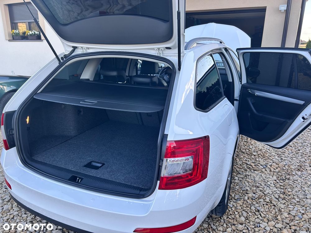 Skoda Octavia 1.6 TDI DPF DSG Elegance - 4
