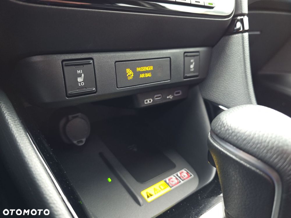 Toyota Yaris Hybrid 1.5 Style - 23