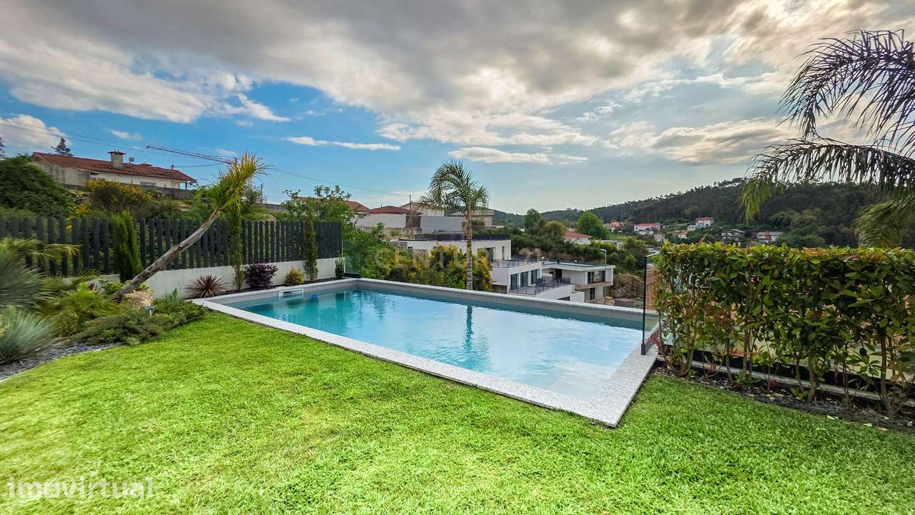 Moradia Contemporânea T4 com Piscina | Arquitetura Premium | Brufe, Vi - Grande imagem: 2/34