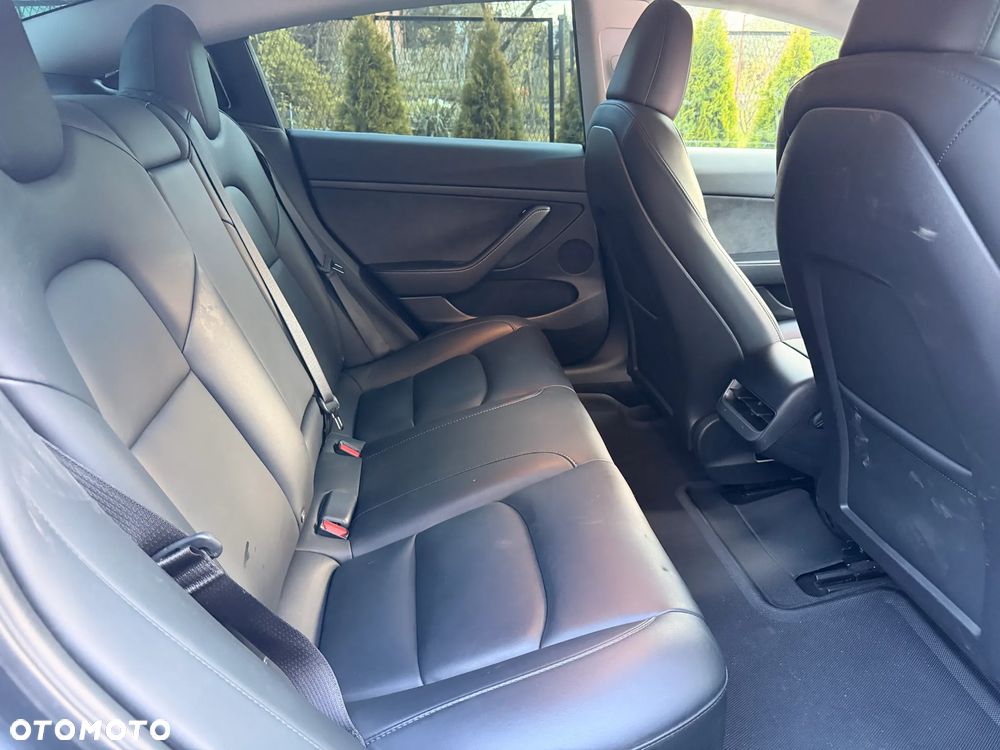 Tesla Model 3 - 7