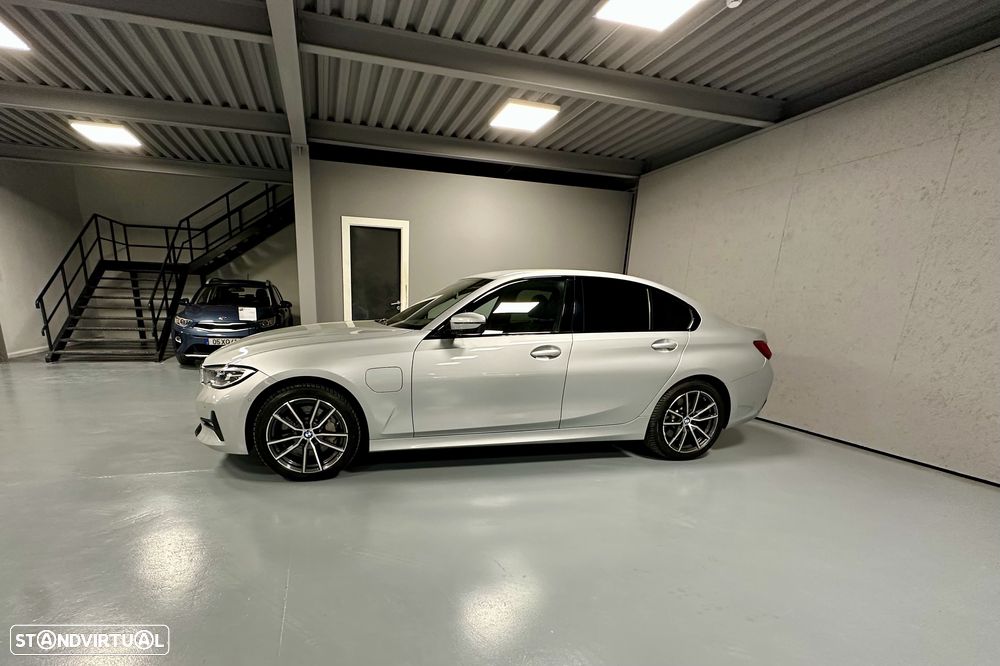 BMW 330 e Aut. Sport Line - 9