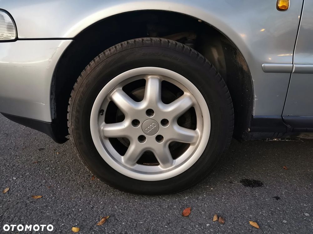 Audi A4 Limousine - 13