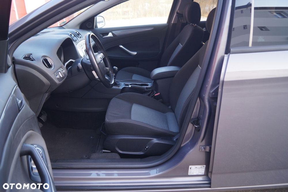 Ford Mondeo - 16