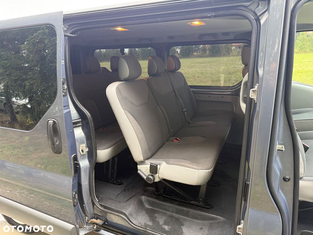 Opel Vivaro - 11