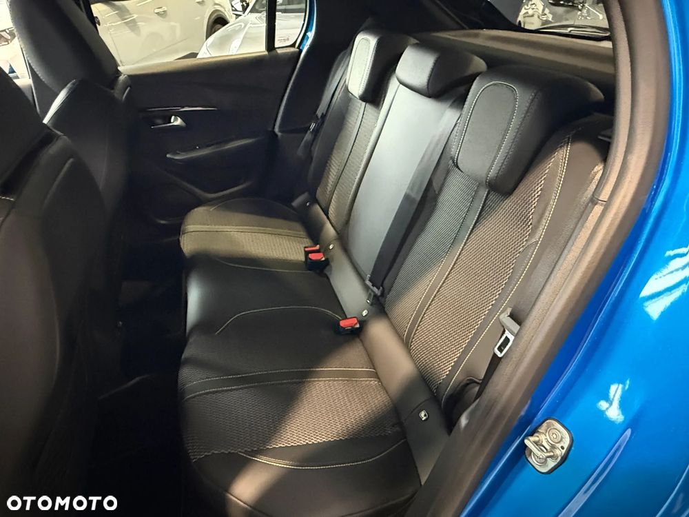 Peugeot 208 54kWh GT - 10