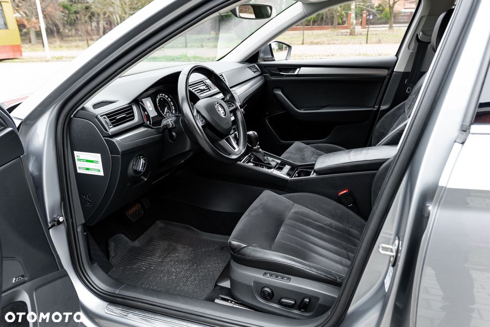 Skoda Superb 2.0 TDI DSG Ambition - 19