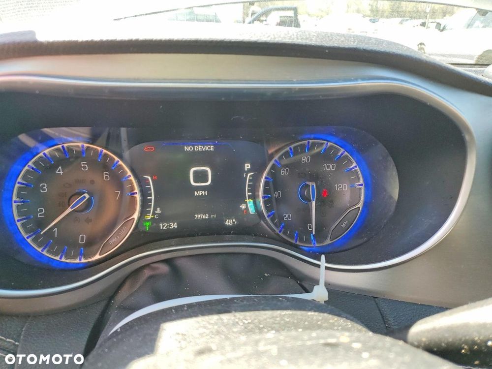 Chrysler Pacifica - 13