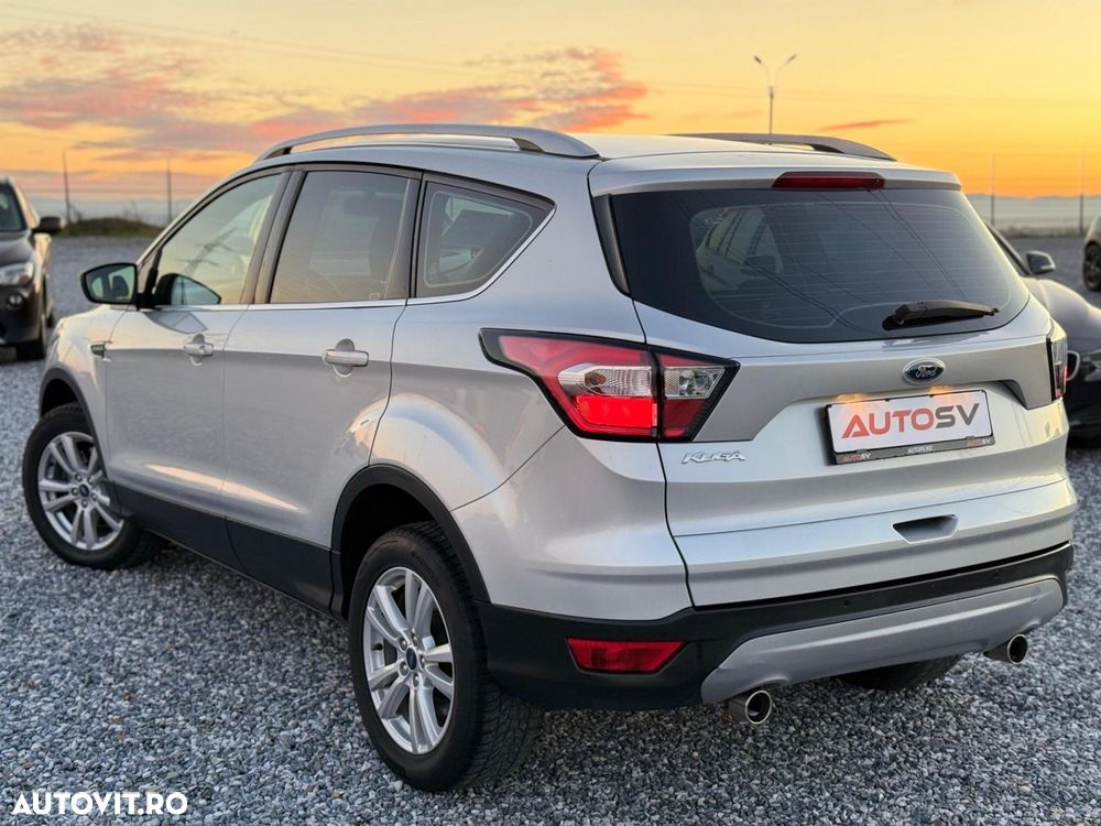 Ford Kuga 2.0 TDCi 2x4 Aut. Cool & Connect - 3