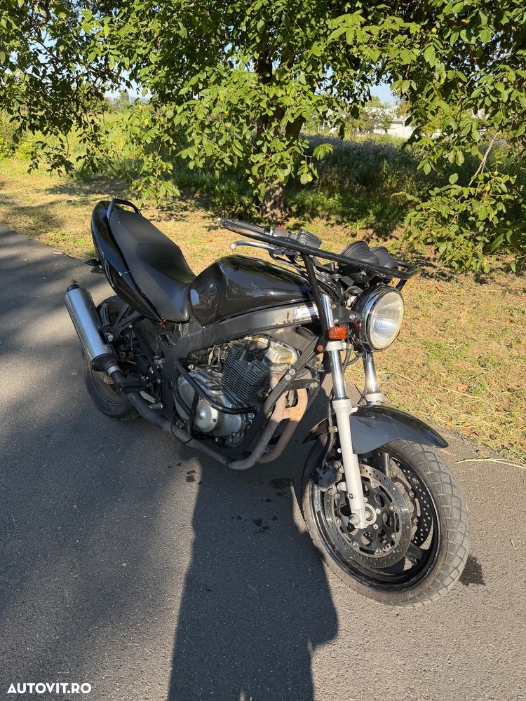 Suzuki GS 500E - 3