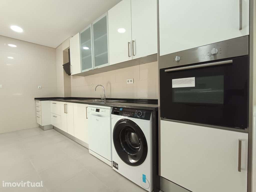 Apartamento T3 renovado no centro da Rinchoa - Grande imagem: 2/38