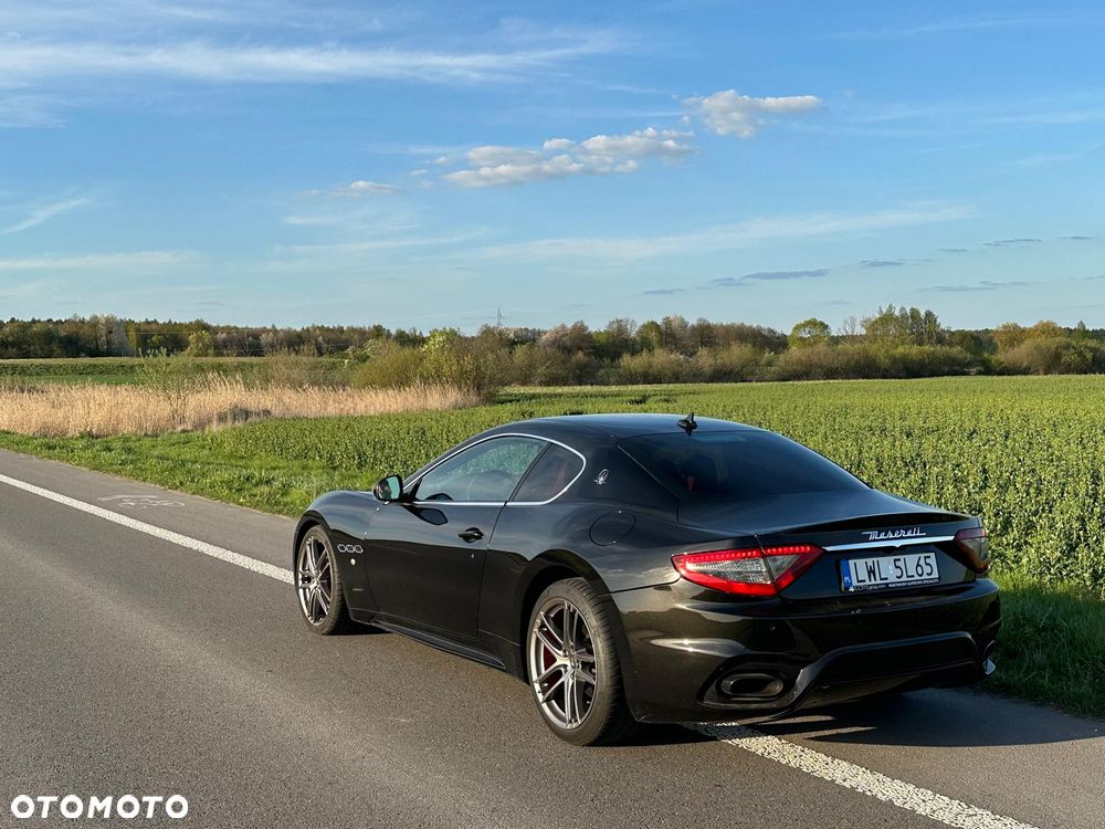 Maserati GranTurismo S - 12